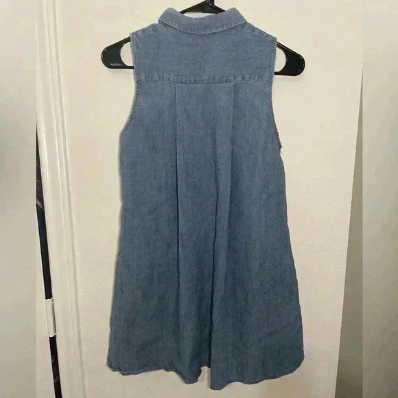 Alice and Olivia Anisa Sleeveless Chambray Denim Tunic Top Womens Size XS - Picture 5 of 8